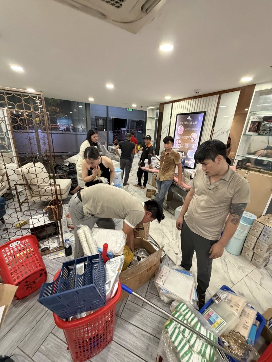 Thanh lý tiệm nail, spa Bình Dương