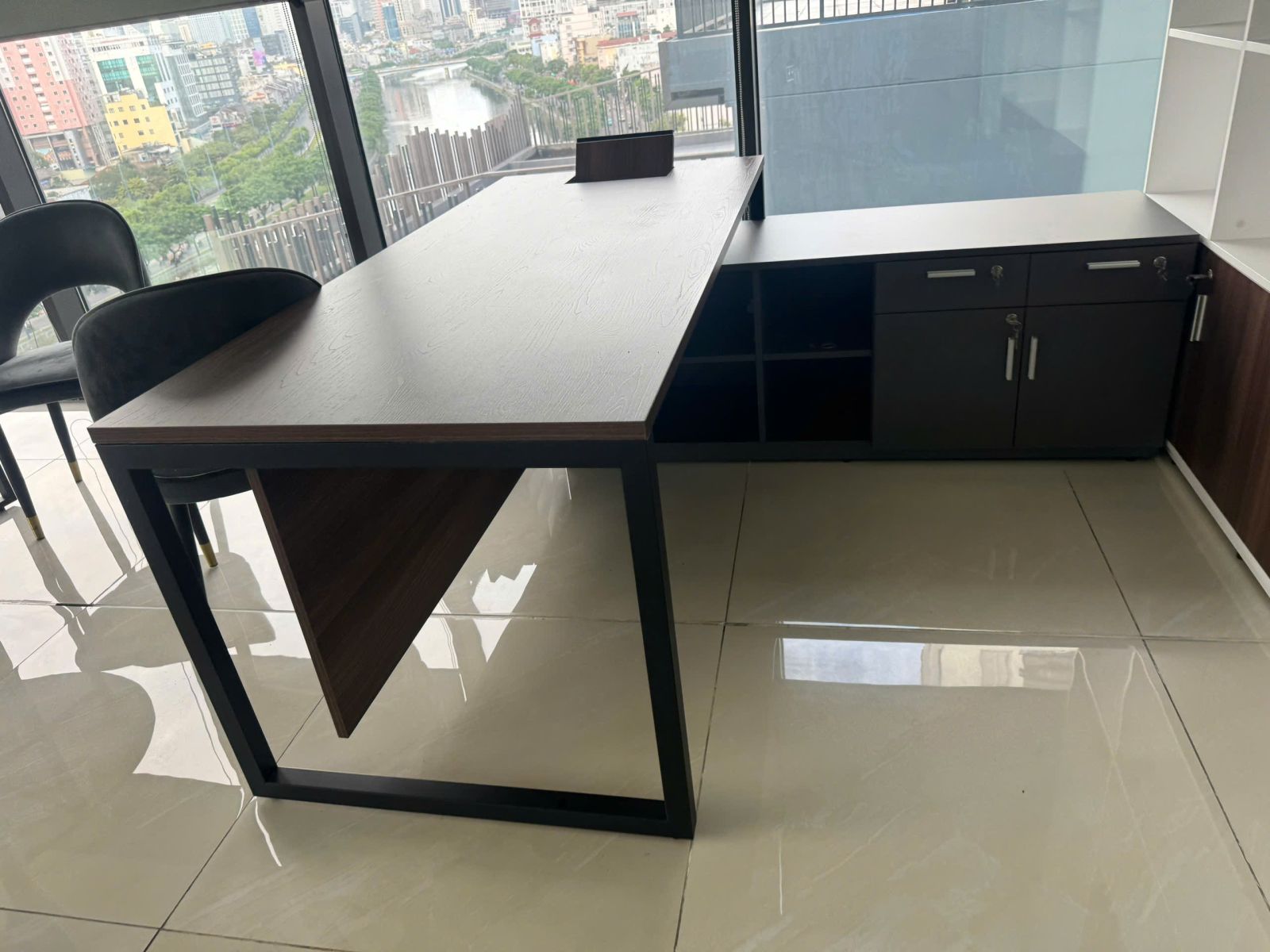 Thanh Lý Bàn Văn Phòng Quận 3 Giá Cao